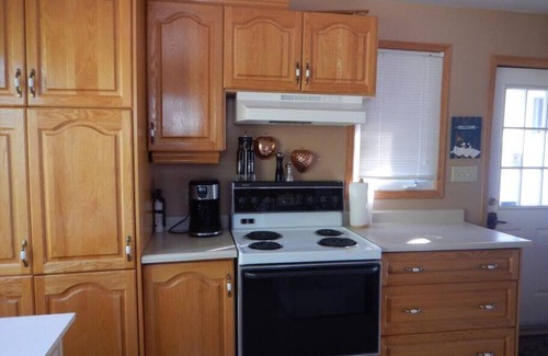 Port McNicoll Cottage | Bright 2 Bdrm Waterfront Cottage on Georgian Bay