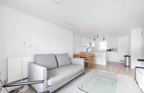 Belgravia Apartment | Bright 2-Bed, 2-Bath with Balcony