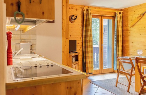Meribel Apartment | Bright 2-Bedroom Apartment for 4 – Méribel Morel