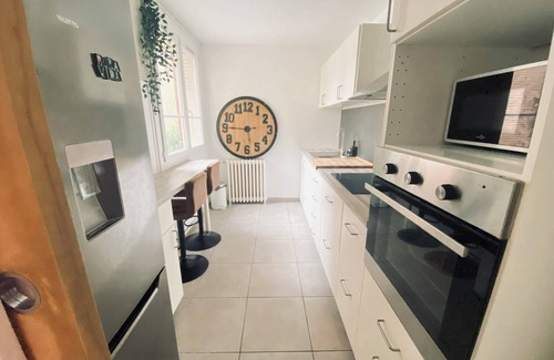 Cote Pavee Apartment | Bright 2-bedroom apartment