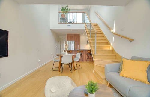 Hochelaga-Maisonneuve Condo | Bright 2-Floor Penthouse Condo with Parking