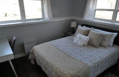 Stratford Bed & Breakfast | Bright 2-Room Guest Space in Stratford