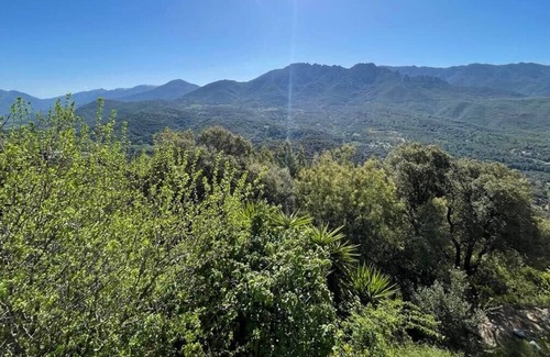 Tavaco House | Bright 28 M² With Wifi Balcon Garden And View