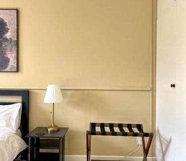 Higham Hill Apartment | Bright 2BR flat w/free parking & workspace