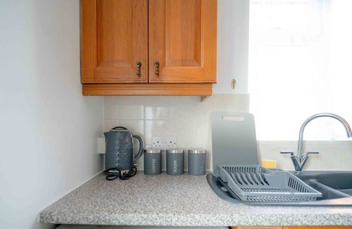 Greenwich House | Bright 2BR home with private garden & easy London access