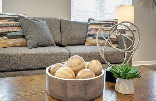 Mount Auburn Apartment | Bright 2BR near downtown