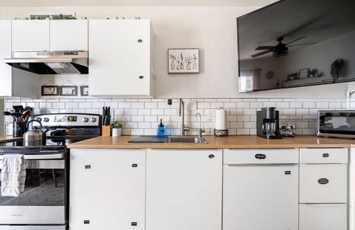 Rincon Heights Apartment | Bright 2BR Oasis – Desert Charm & BBQ Nights!