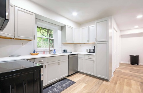 Greensboro Apartment | ‼️Bright 2BR Suite w/Parking & Backyard