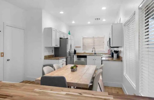 Neely Farms House | Bright 3 Bdrm w/Heated Pool! 6 min to DT Gilbert!