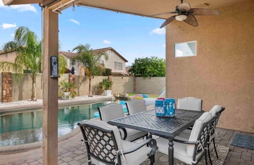 Neely Farms House | Bright 3 Bdrm w/Heated Pool! 6 min to DT Gilbert!