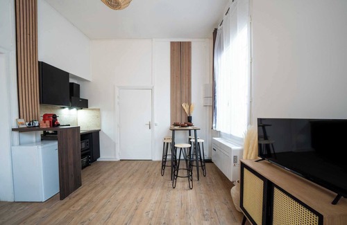 Gares Apartment | Bright 30 m² near the Place de la Comédie
