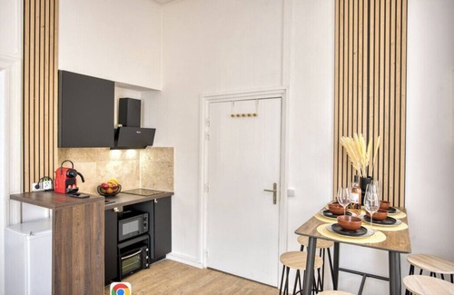 Gares Apartment | Bright 30 m² near the Place de la Comédie