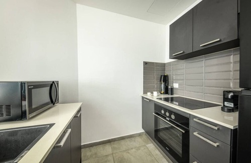 Tel Aviv Apartment | Bright 3BR Apt w Balcony in Tel Aviv City Center