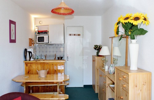Allos Apartment | Bright 4-person wifi Internet studio at the foot of the slopes and shops