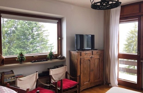 Sauze d'Oulx Apartment | Bright accommodation in Sauze D'Oulx near the ski slopes ideal for families