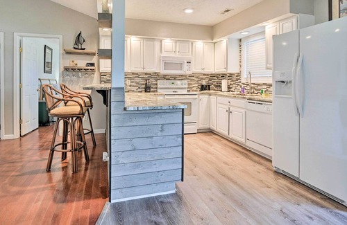 Myrtle Beach House | Bright & Airy Myrtle Beach Home Near Shopping