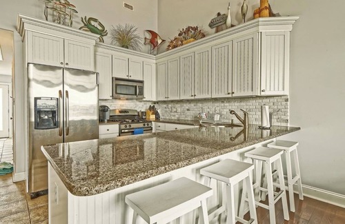 Sea Isle City Condo | Bright and Airy Condo. One block to the Beach. Great location.