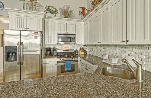 Sea Isle City Condo | Bright and Airy Condo. One block to the Beach. Great location.