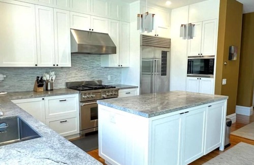 Richmond District House | Bright and Airy home 4B/3.5 Bath near Presidio and GG Bridge