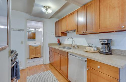 Pinehurst House | Bright and Airy Seattle Abode Less Than 9 Mi to Space Needle