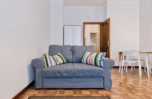 Historic Centre Apartment | Bright and airy studio apartment located in a strategic position, just few steps from Porta Nuova, in an elegant building with concierge. Ideal for short stays or pleasure: the area is full of restaurants, bars, shops and aperitifs, and is well served by