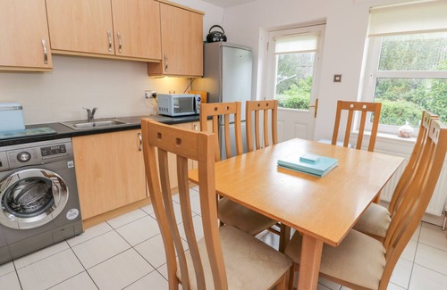 Ayr Cottage | BRIGHT AND BEAUTIFUL, pet friendly, country holiday cottage in Ayr