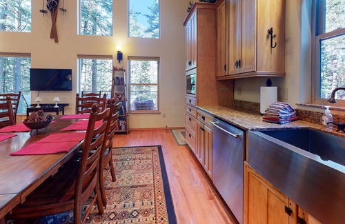 Joseph House | Bright and beautiful three-level home with mountain view and gas fireplace