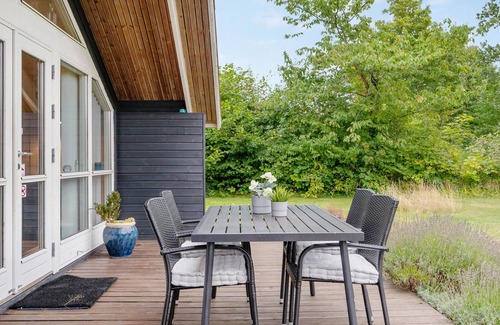 Hoeve Strand House | Bright and beautiful vacation home, allergy friendly furnished with space for the large family.