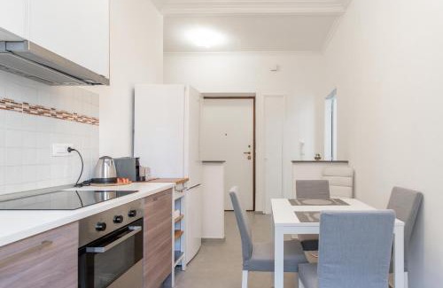 Historic Centre Apartment | Bright and Central Flat - Metro & Station Nearby