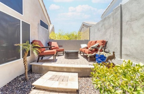 Foothills House | Bright and Cheerful Home Tucked in the Ahwatukee Foothills.