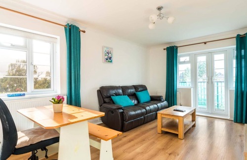 Southgate Apartment | Bright and Comfortable 2 Bedroom flat Oakwood
