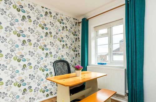 Southgate Apartment | Bright and Comfortable 2 Bedroom flat Oakwood