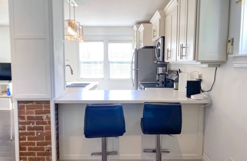 Montague House | Bright and cozy 2-Bed Home in Montague with Fenced Yard, BBQ, and Fire Pit