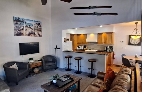 Kings Beach House | Bright and cozy end unit condo in quiet complex near Beach, and North Star