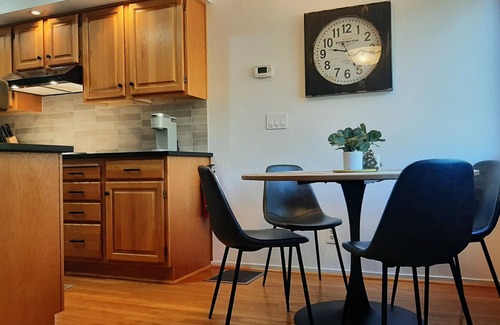Kings Beach House | Bright and cozy end unit condo in quiet complex near Beach, and North Star
