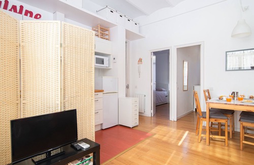 El Poble-sec Apartment | Bright and cozy in Poble Sec