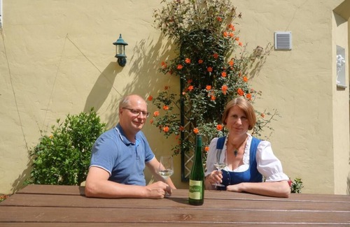 Weissenkirchen in der Wachau Apartment | Bright and friendly double room (23 sqm) for two people with free WiFi
