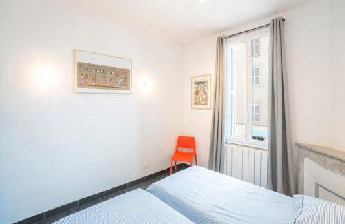 Antibes Old Town Apartment | Bright and modern 2 BR in the heart of Antibes!