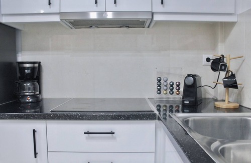 Varkiza Apartment | Bright and Peaceful Apartment near Varkiza beach