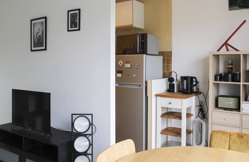 Bagnolet Apartment | Bright and pleasant studio near city center