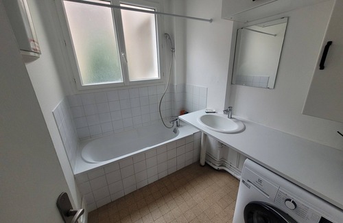 Clichy Apartment | Bright and quiet accommodation