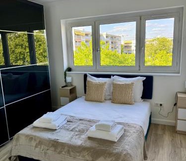Chevilly-Larue Apartment | Bright and Spacious 4BR family apt I 10 min to metro, 15 minutes to Orly Airport