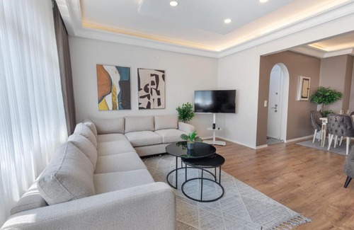Osmanbey Apartment | Bright and Spacious 2BR w balcony in Nisantasi