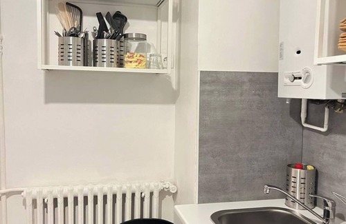 Montreuil Apartment | Bright and Spacious Flat in Montreuil – Great Amenities!