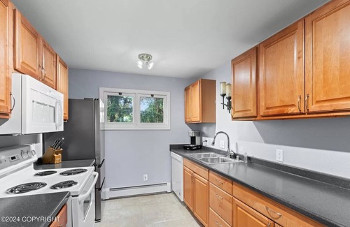 Spenard House | "Bright and Stylish Anchorage 2 - Bedroom House - "7 mins from ANC"