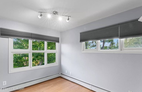 Spenard House | "Bright and Stylish Anchorage 2 - Bedroom House - "7 mins from ANC"