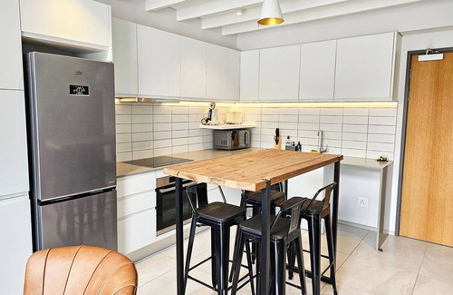 Cape Town City Centre Apartment | Bright and stylish loft apartment in De Waterkant, Cape Town