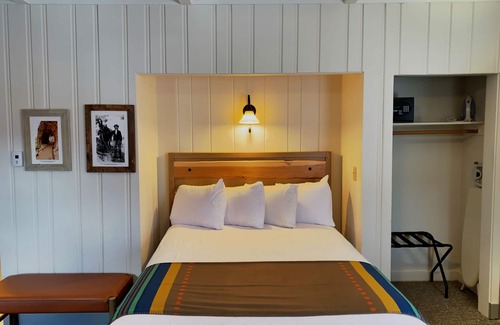 Grand Canyon Village Cabin | Bright Angel Lodge – Inside the Park