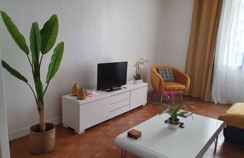 Republique–Point-du-Jour Apartment | Bright apartment with nice view