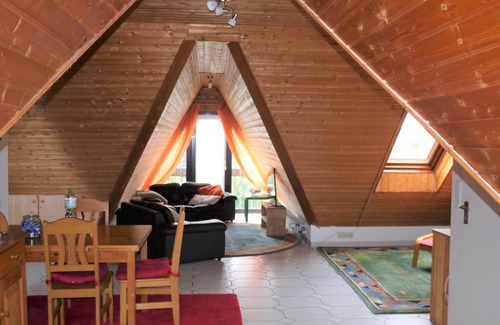 Burgaltendorf Apartment | Bright apartment with loft character